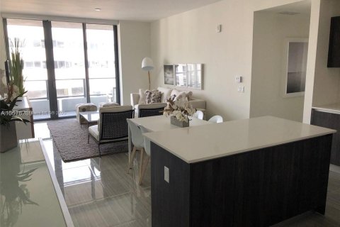 Condo in Aventura, Florida, 3 bedrooms № 1933622 - photo 1