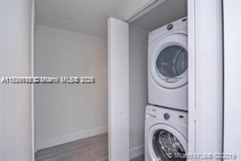 Condo in Aventura, Florida, 3 bedrooms № 1933622 - photo 9