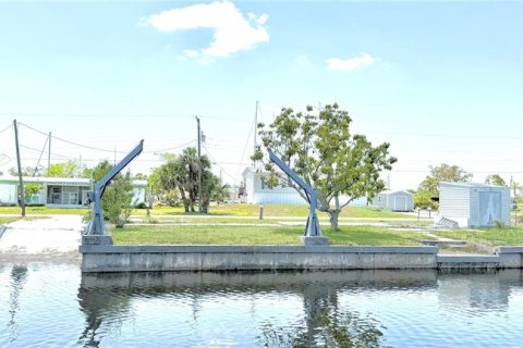 Terreno en venta en Port Charlotte, Florida № 1687900 - foto 9