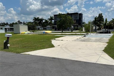 Terreno en venta en Port Charlotte, Florida № 1687900 - foto 10