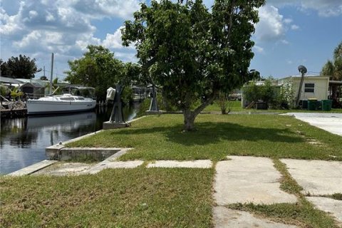 Terreno en venta en Port Charlotte, Florida № 1687900 - foto 4