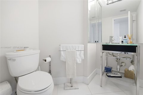 Condominio en venta en Aventura, Florida, 3 dormitorios, 141.21 m2 № 2022234 - foto 23