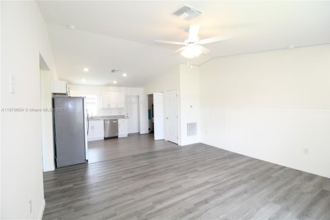 Купить виллу или дом в Лабель, Флорида 3 спальни, № 1929161 - фото 8