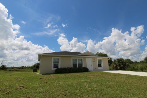 Купить виллу или дом в Лабель, Флорида 3 спальни, № 1929161 - фото 2