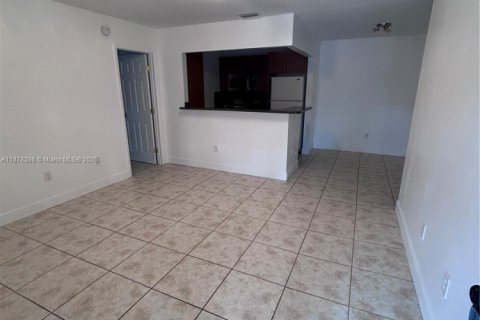 Copropriété à vendre à Tamarac, Floride: 2 chambres, 71.53 m2 № 1977979 - photo 1