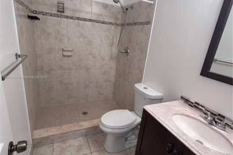 Copropriété à vendre à Tamarac, Floride: 2 chambres, 71.53 m2 № 1977979 - photo 4