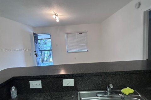 Copropriété à vendre à Tamarac, Floride: 2 chambres, 71.53 m2 № 1977979 - photo 8