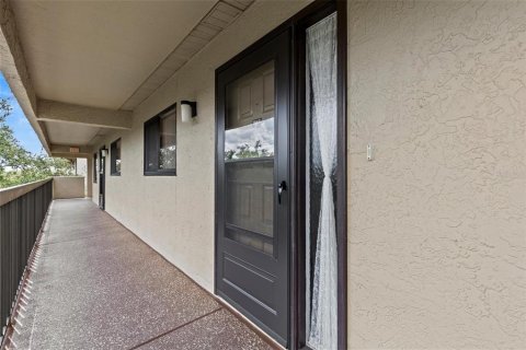 Снять в аренду кондоминиум в Тарпон-Спрингс, Флорида 8 комнат, 104.52м2, № 1805528 - фото 8