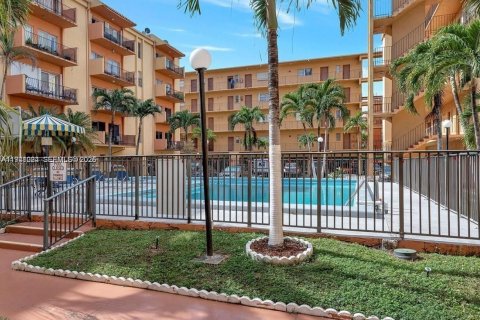 Condo à Hialeah, Floride, 2 chambres  № 2001290