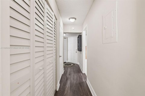 Appartement à louer à Coconut Creek, Floride: 2 chambres, 111.2 m2 № 1947592 - photo 16