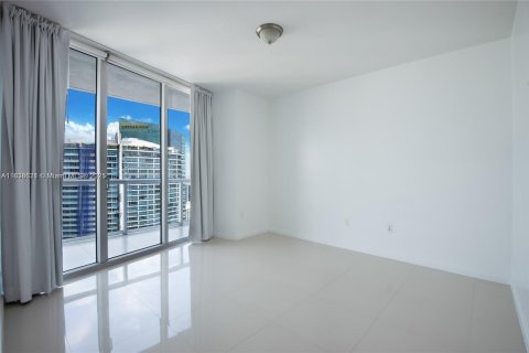 Condo in Miami, Florida, 1 bedroom  № 1825455 - photo 6