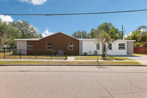 Villa ou maison à vendre à Winter Park, Floride: 5 chambres, 198.07 m2 № 1736769 - photo 2