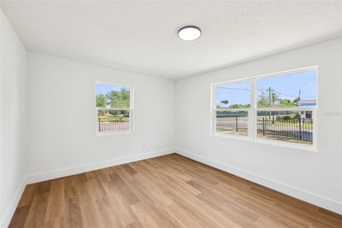 Villa ou maison à vendre à Winter Park, Floride: 5 chambres, 198.07 m2 № 1736769 - photo 24