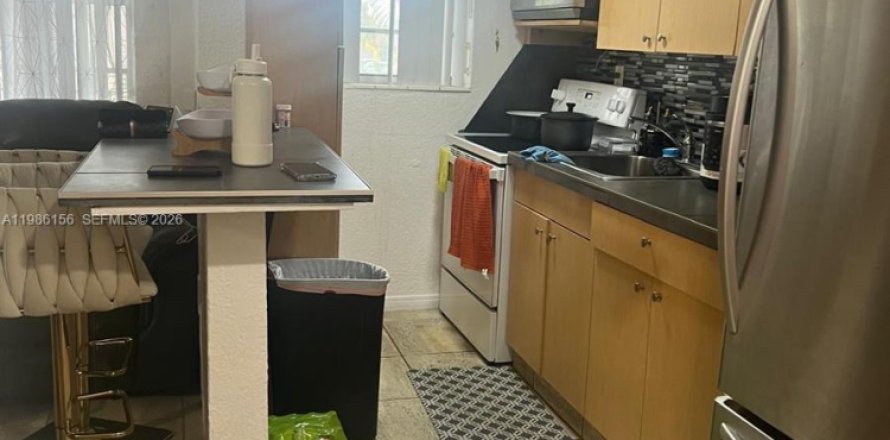 Condo in Miami, Florida, 1 bedroom  № 2090887