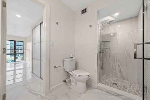 Купить кондоминиум в Майами, Флорида 2 спальни, 111.48м2, № 2409441 - фото 15