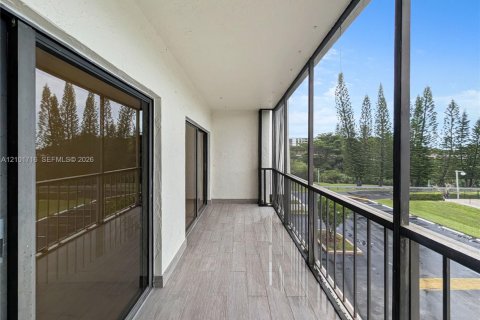 Купить кондоминиум в Майами, Флорида 2 спальни, 111.48м2, № 2409441 - фото 19