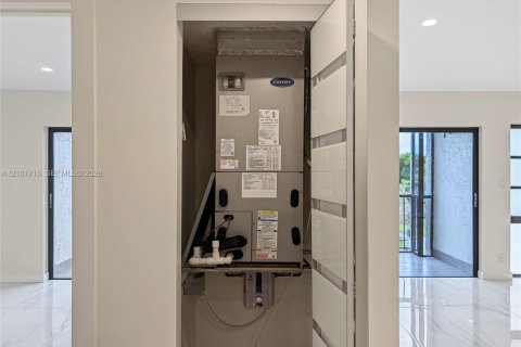 Купить кондоминиум в Майами, Флорида 2 спальни, 111.48м2, № 2409441 - фото 22