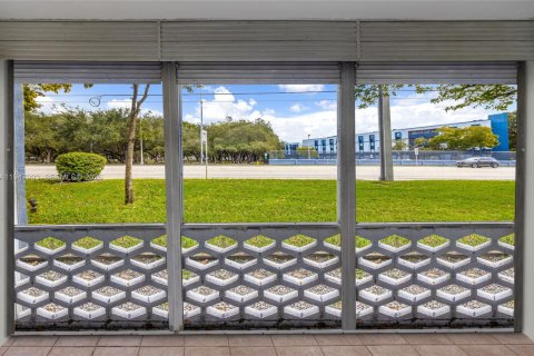 Copropriété à vendre à Miami, Floride: 1 chambre, 57.6 m2 № 2004091 - photo 15