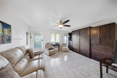 Copropriété à vendre à Miami, Floride: 1 chambre, 57.6 m2 № 2004091 - photo 4