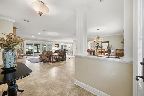 House in Lutz, Florida 4 bedrooms, 219.25 sq.m. № 2416296 - photo 8