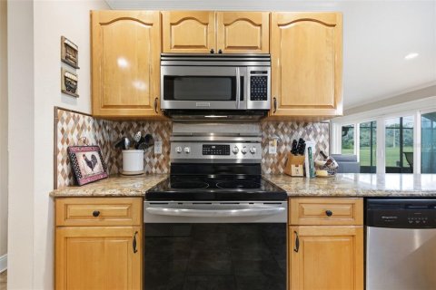 House in Lutz, Florida 4 bedrooms, 219.25 sq.m. № 2416296 - photo 15