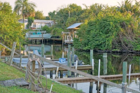 Commercial property in Stuart, Florida 2 bedrooms, 78.32 sq.m. № 1231267 - photo 1