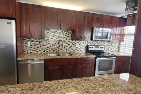 Condo in Aventura, Florida, 2 bedrooms  № 2002625 - photo 10