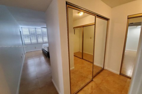 Condo in Aventura, Florida, 2 bedrooms  № 2002625 - photo 6