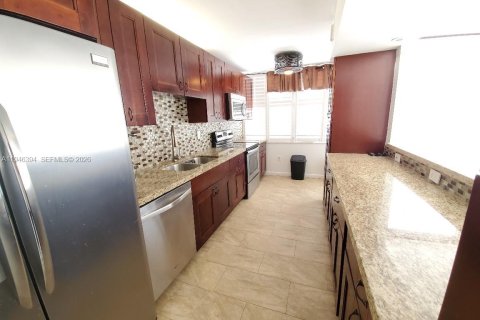Condo in Aventura, Florida, 2 bedrooms  № 2002625