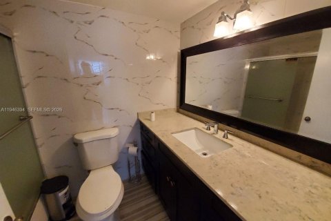 Condo in Aventura, Florida, 2 bedrooms  № 2002625 - photo 7