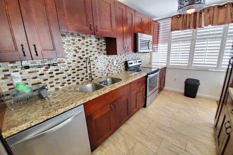 Condo in Aventura, Florida, 2 bedrooms  № 2002625 - photo 2