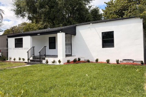 Villa ou maison à vendre à Miami, Floride: 3 chambres, 124.49 m2 № 2064172 - photo 11