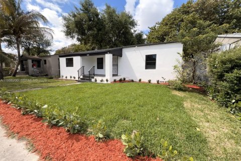 Villa ou maison à vendre à Miami, Floride: 3 chambres, 124.49 m2 № 2064172 - photo 20