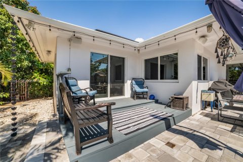 House in Miami, Florida 2 bedrooms, 121.14 sq.m. № 1838755 - photo 28