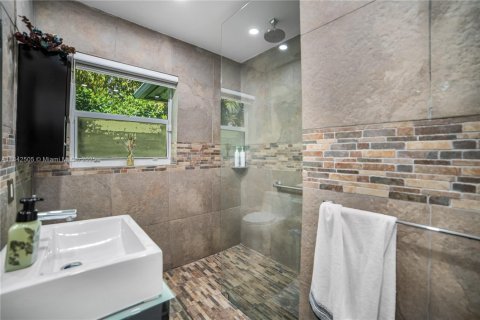 House in Miami, Florida 2 bedrooms, 121.14 sq.m. № 1838755 - photo 23