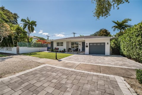 House in Miami, Florida 2 bedrooms, 121.14 sq.m. № 1838755 - photo 1