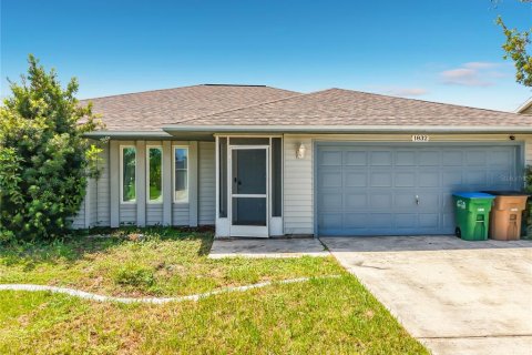 House in Cape Coral, Florida 3 bedrooms, 130.81 sq.m. № 2322575