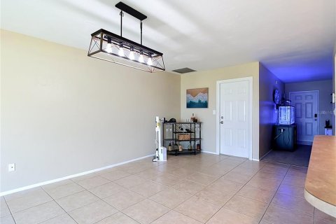 Villa ou maison à vendre à Cape Coral, Floride: 3 chambres, 130.81 m2 № 2322575 - photo 9