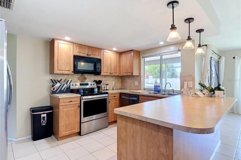 Villa ou maison à vendre à Cape Coral, Floride: 3 chambres, 130.81 m2 № 2322575 - photo 17