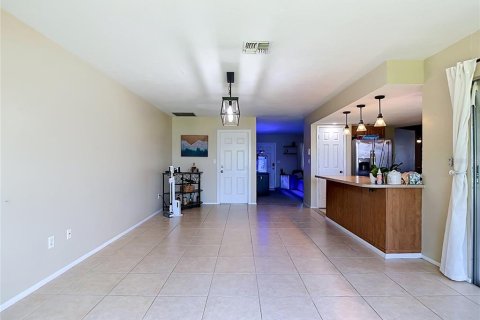 Villa ou maison à vendre à Cape Coral, Floride: 3 chambres, 130.81 m2 № 2322575 - photo 12