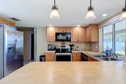 Villa ou maison à vendre à Cape Coral, Floride: 3 chambres, 130.81 m2 № 2322575 - photo 21