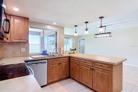 Villa ou maison à vendre à Cape Coral, Floride: 3 chambres, 130.81 m2 № 2322575 - photo 20