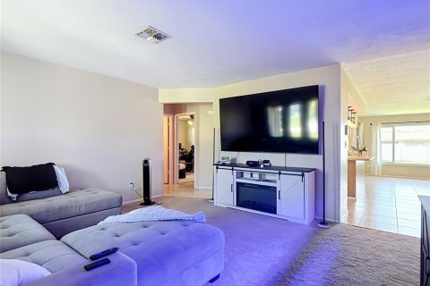 Villa ou maison à vendre à Cape Coral, Floride: 3 chambres, 130.81 m2 № 2322575 - photo 14