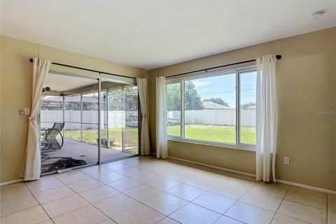 Villa ou maison à vendre à Cape Coral, Floride: 3 chambres, 130.81 m2 № 2322575 - photo 11