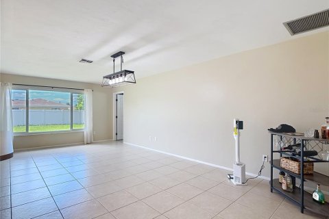 Villa ou maison à vendre à Cape Coral, Floride: 3 chambres, 130.81 m2 № 2322575 - photo 8