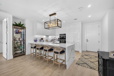 Condo in West Palm Beach, Florida, 2 bedrooms  № 2175645 - photo 11