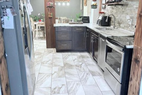 Снять в аренду виллу или дом в Тампа, Флорида 8 комнат, 146.79м2, № 2258667 - фото 13