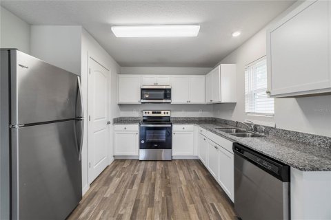 Villa ou maison à louer à Kissimmee, Floride: 3 chambres, 111.48 m2 № 1829567 - photo 2
