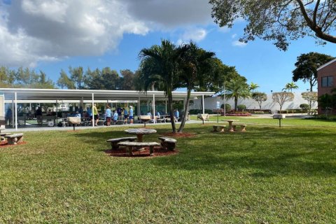 Condo in Deerfield Beach, Florida, 2 bedrooms  № 1132974 - photo 1