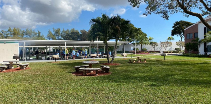 Condo in Deerfield Beach, Florida, 2 bedrooms № 1132974